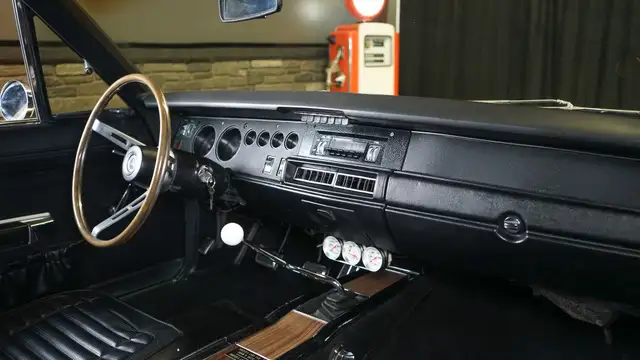 1970 Dodge Charger - Original Panel/440/4 Speed/SureGrip - Photo 10