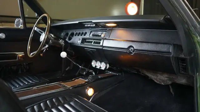 1970 Dodge Charger - Original Panel/440/4 Speed/SureGrip - Photo 18