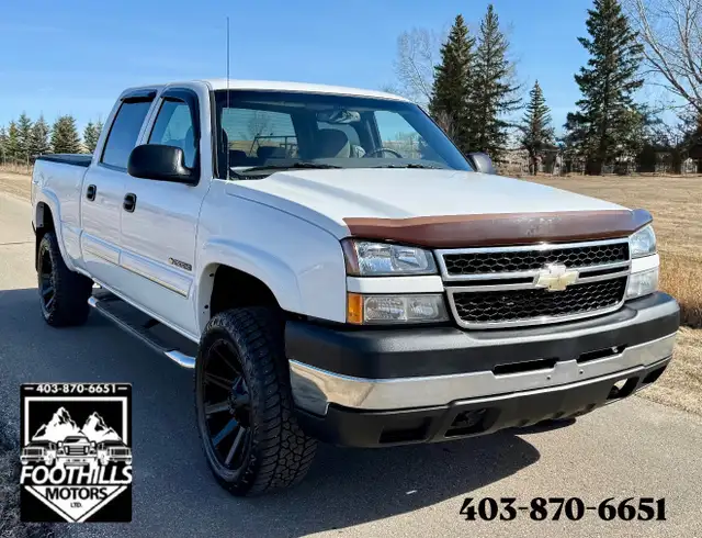 2007 Chevrolet Silverado 2500HD 6L GAS LS 4x4  VERY CLEAN