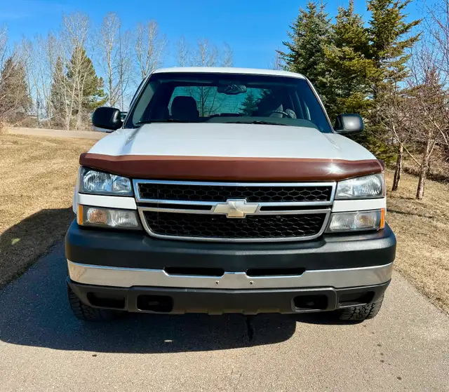 2007 Chevrolet Silverado 2500HD 6L GAS LS 4x4  VERY CLEAN - Photo 2