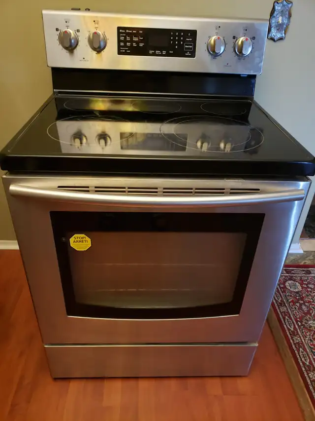 S-S STOVE IN WORKING COND.