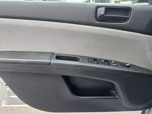 2012 Nissan Sentra - Photo 18