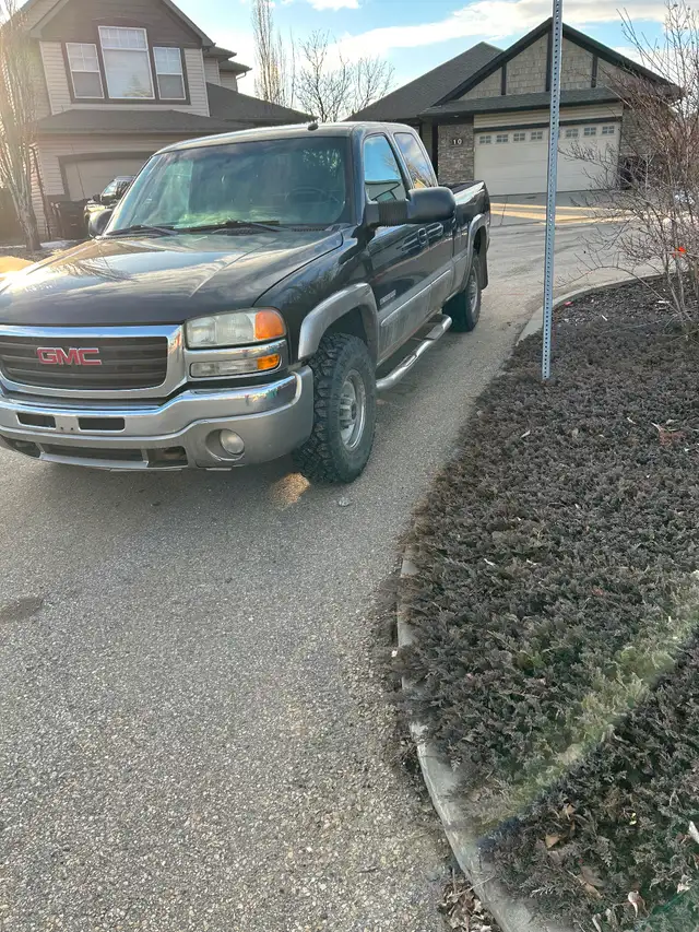 2003 GMC Sierra 4x4 SLE 2500 Series, pickup,6.0 motor $6500 - Photo 2