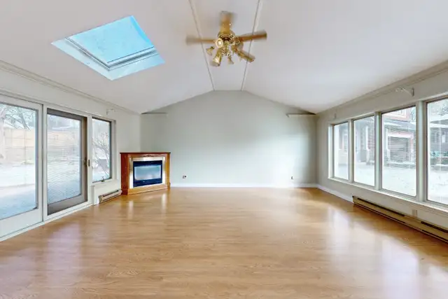 Just Listed! 827 Legge Court Newmarket - Photo 3