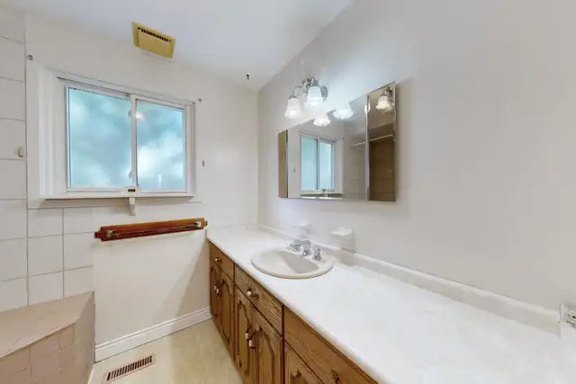 Just Listed! 827 Legge Court Newmarket - Photo 8