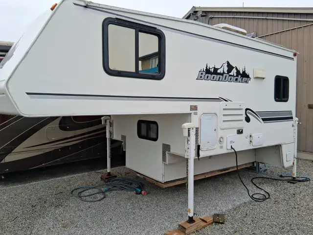 BOONDOCKER TRUCK CAMPER
