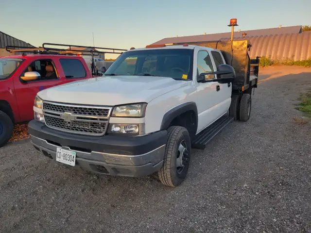 2005 Chevrolet crew cab dump