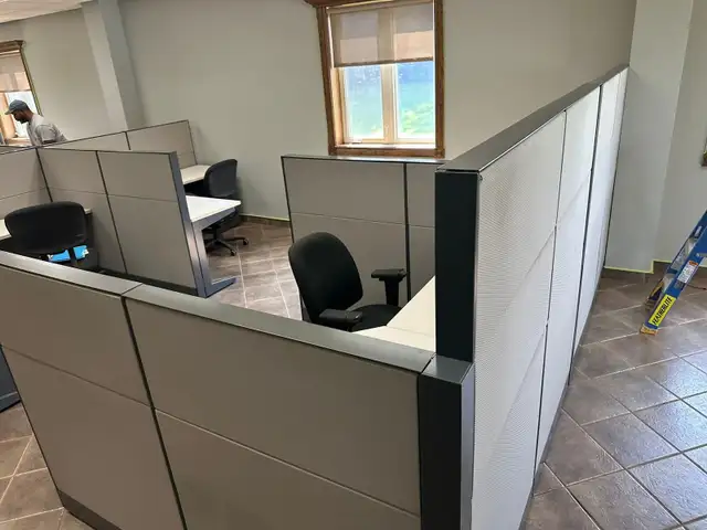 Desk/Cubicles/Workstation For Sale-Call Us Now! - Photo 4
