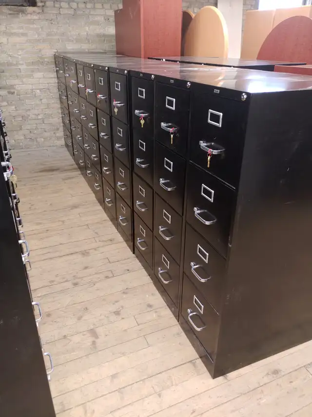 4 DRAWER VERTICAL METAL CABINET - Photo 4