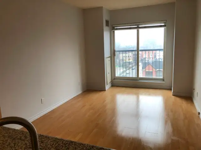 2 Bedroom/2bathroom Condo $2095/Downtown Hamilton/Go-Train - Photo 3