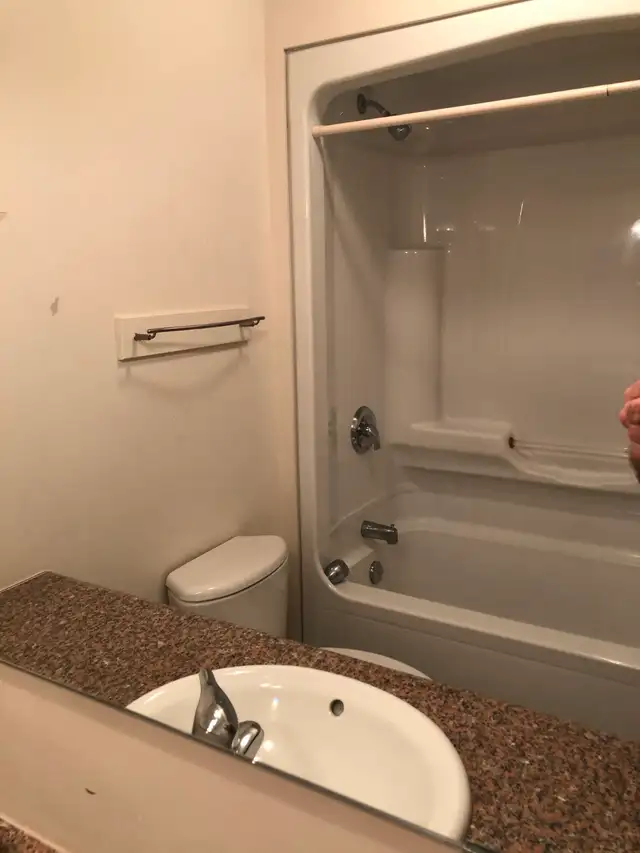 2 Bedroom/2bathroom Condo $2095/Downtown Hamilton/Go-Train - Photo 16