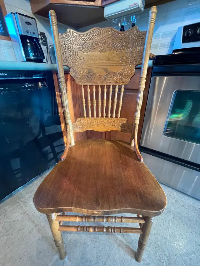 Round oak pedestal kitchen table, leaf, 6 chairs - Photo 3