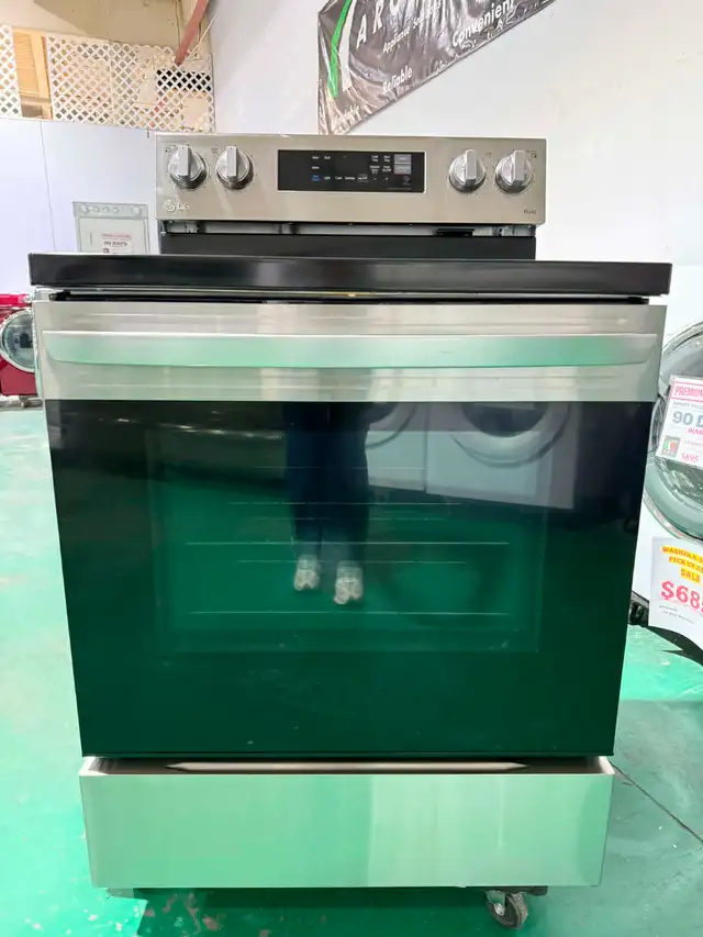 $555 Sale LG Glass Top Stove (S4178) Free Delivery - Photo 2