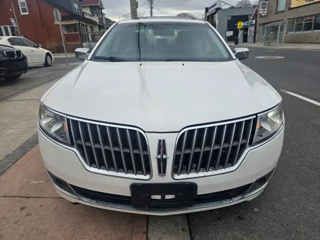 2010 Lincoln MKZ - Photo 2