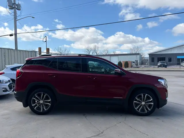 2018 GMC TERRAIN SLT - LEATHER SEATS - NAV - POWER LIFTGATE - Photo 6