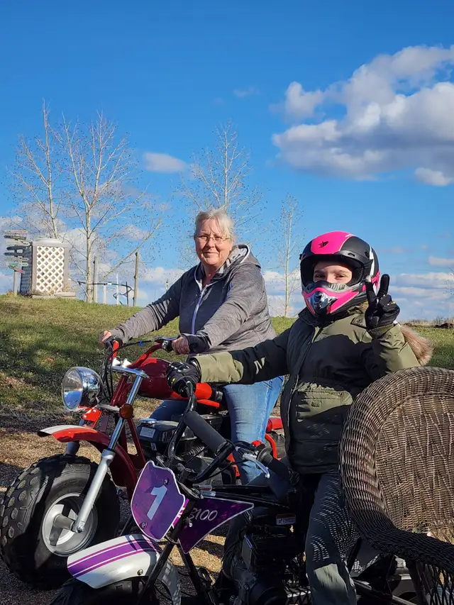 Coleman Mini bikes (x2) Kids RB100-PR and Adult CT200U-EX - Photo 3