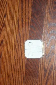 Apple wired Earbuds NEW in Sealed PKG