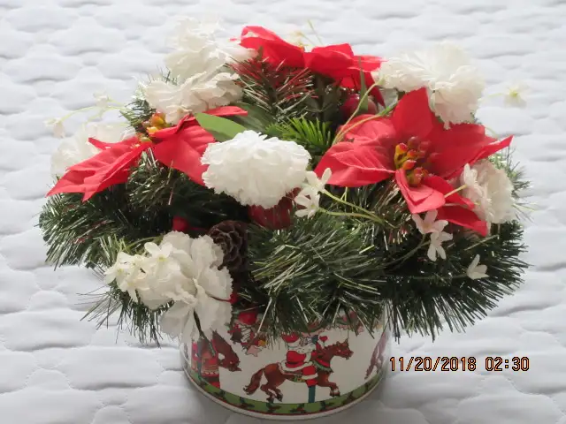 X-mas Center Piece - Photo 2