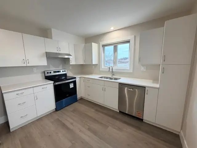 Brand new ground floor 1-bedroom apartment with walk-out balcony - Photo 3