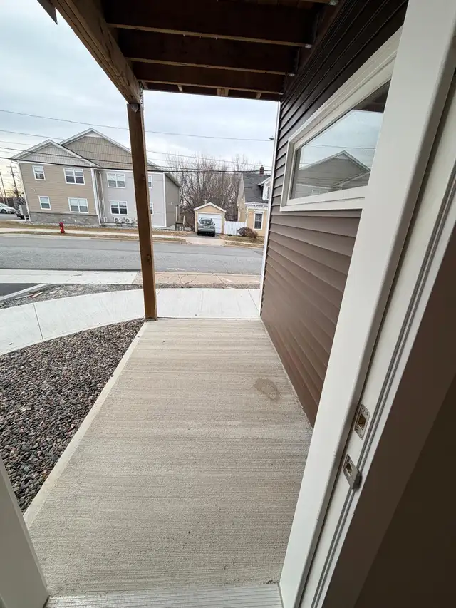 Brand new ground floor 1-bedroom apartment with walk-out balcony - Photo 10