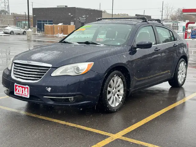 2014 Chrysler 200 Touring - Photo 3