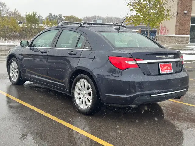 2014 Chrysler 200 Touring - Photo 5