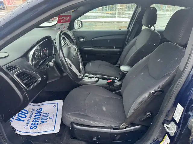 2014 Chrysler 200 Touring - Photo 13