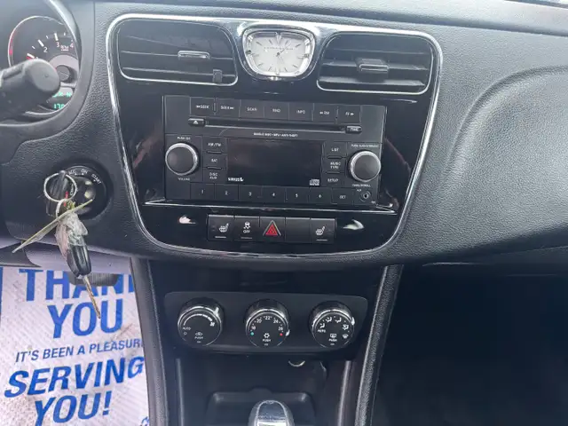 2014 Chrysler 200 Touring - Photo 16