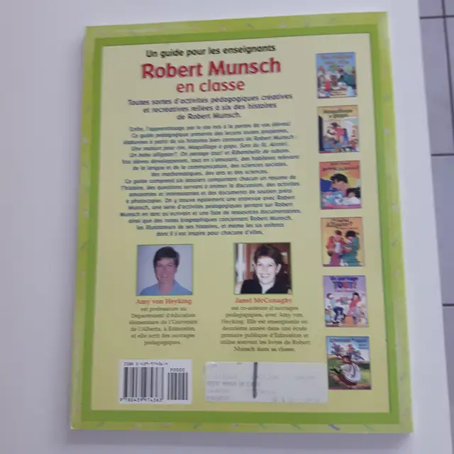 LIVRE NEUF JEUNESSE DE ROBERT MUNSCH EN CLASSE 60 PAGES: $5.00 - Photo 2