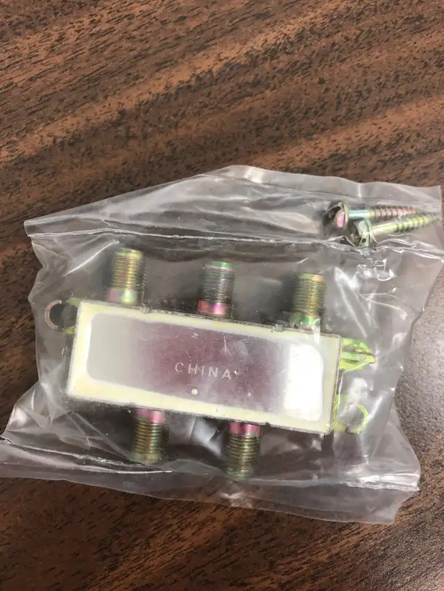 FREE TV CABLE Splitter (Coax) 4-Way, HSU-4P, 5-900 MHz - Photo 2