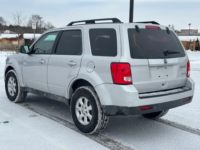 2010 Mazda Tribute GX I4 AWD - Photo 5