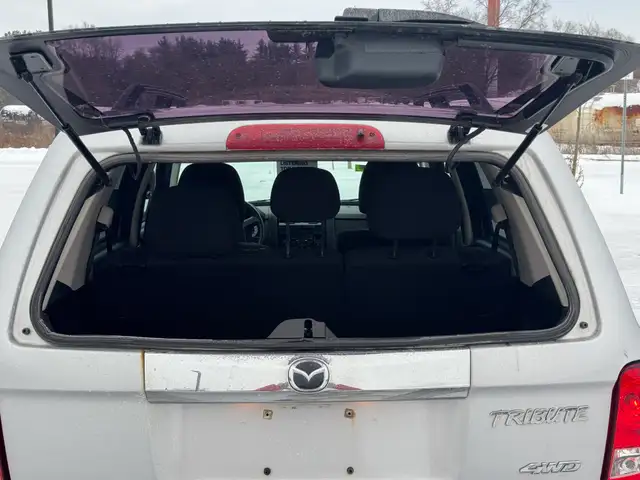 2010 Mazda Tribute GX I4 AWD - Photo 9