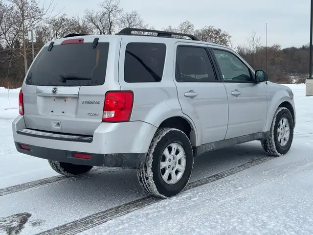 2010 Mazda Tribute GX I4 AWD - Photo 10