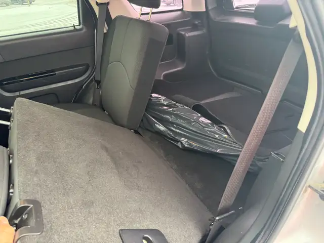 2010 Mazda Tribute GX I4 AWD - Photo 17