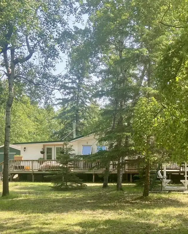 4 Season Cottage: Buffalo Point, MB - Photo 2