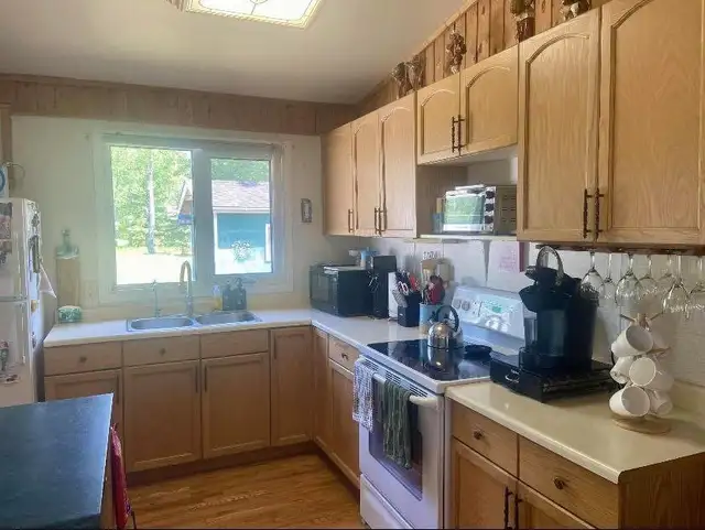 4 Season Cottage: Buffalo Point, MB - Photo 9