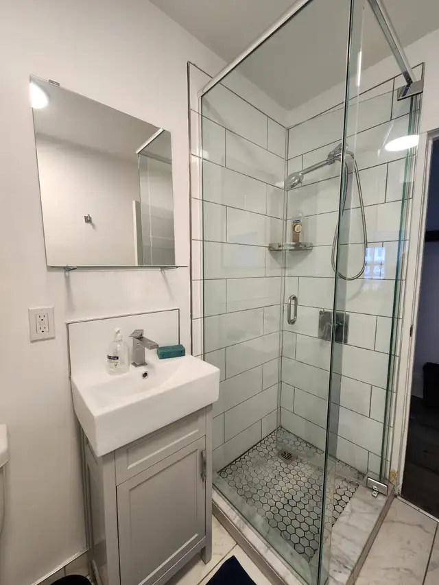 Full Furnished Bachelor Apartment $1825 - Photo 9