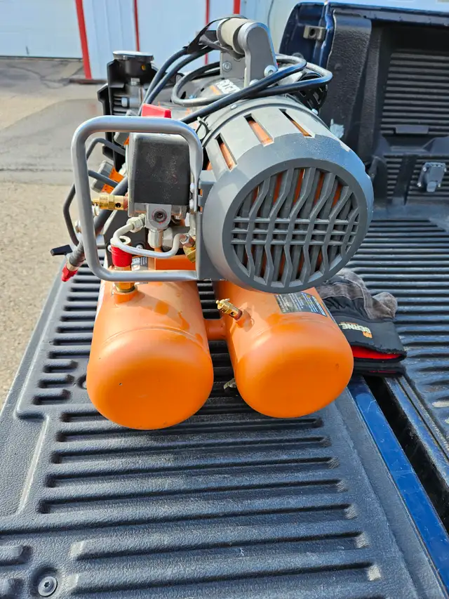 Rigid Air compressor, like new, $ 180 - Photo 5