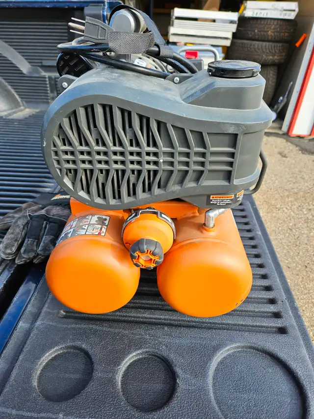 Rigid Air compressor, like new, $ 180 - Photo 6