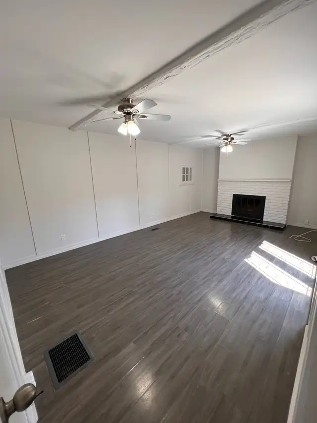 1 Bedroom   1 Bathroom Back Unit for rent in Nobleton - Photo 3