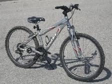 IT'S A GIANT 26' GIANT BUILDER ALL ALUMINUM 21 SPD   SUSPENSION!