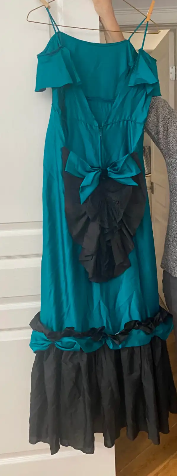 Vintage/Klondike Dresses- Excellent Condition - Photo 8