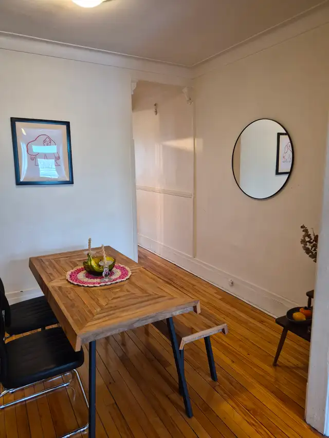 Très beau 3 1/2 à deux pas du Métro Jean-Talon et Fabre. - Photo 2