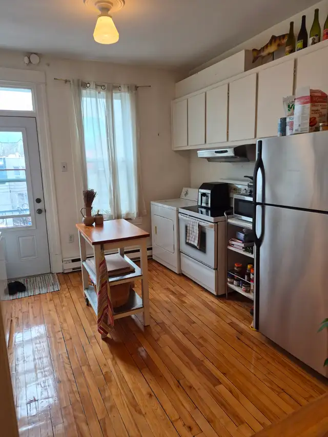 Très beau 3 1/2 à deux pas du Métro Jean-Talon et Fabre. - Photo 3