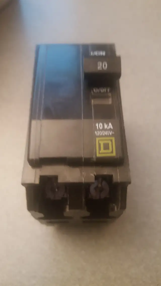 1 DISJONCTEUR 2 POLE 20 AMPERE SQUARE-D NEUF OU USAGER QO220