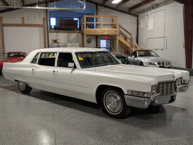 1969 Cadillac Fleetwood Series 75 - Factory Made Long Wheelbase