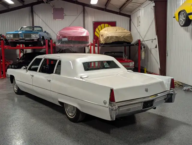 1969 Cadillac Fleetwood Series 75 - Factory Made Long Wheelbase - Photo 3