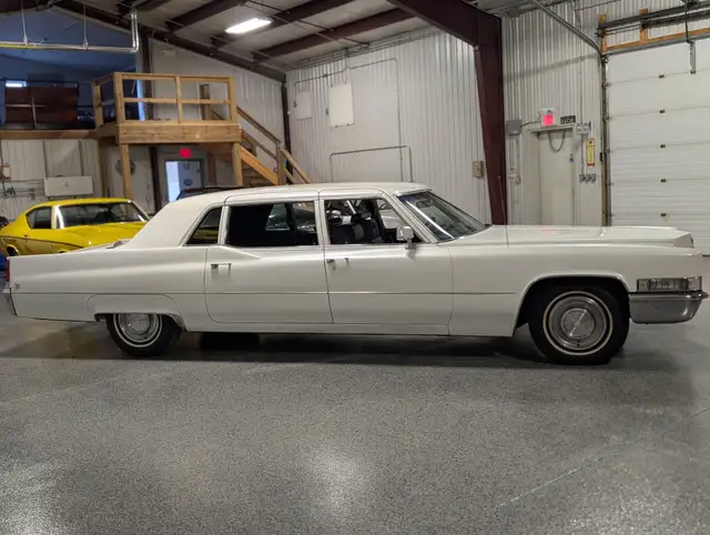 1969 Cadillac Fleetwood Series 75 - Factory Made Long Wheelbase - Photo 5