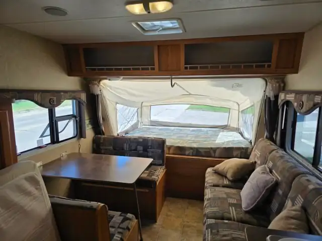 2008 R-Vision Trail Cruiser Hybrid trailer - Photo 5