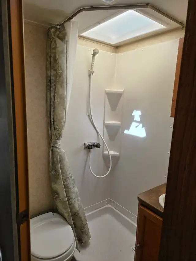 2008 R-Vision Trail Cruiser Hybrid trailer - Photo 7